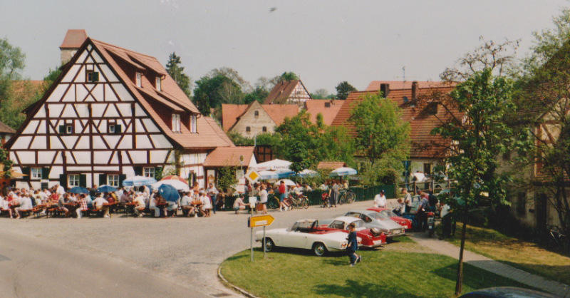 Gasthaus-Radlertreff-in-Gutenstetten-Biergarten